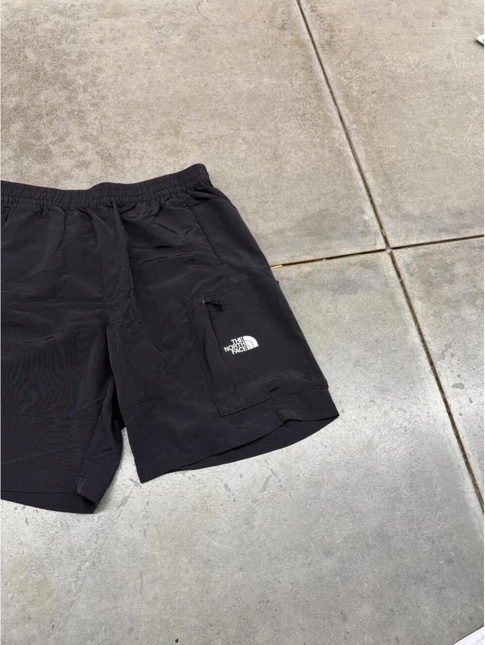vintage the north face black nylon shorts size medium - Picture 2 of 3